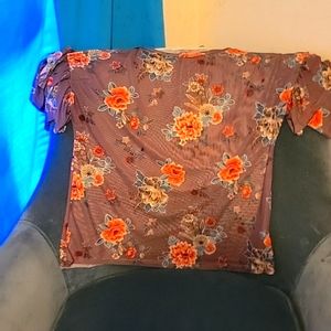 Darling lightweight top size xl by "made to be spoiled". Get 3 for $13 final